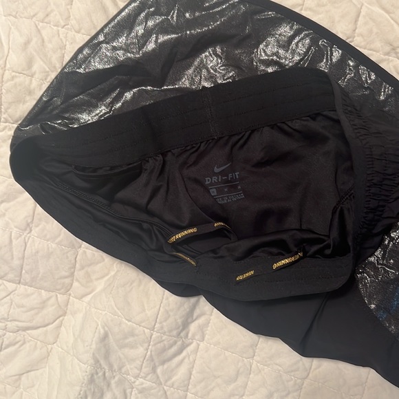 Nike Luxe Dri-Fit Running Shorts - Picture 3 of 5